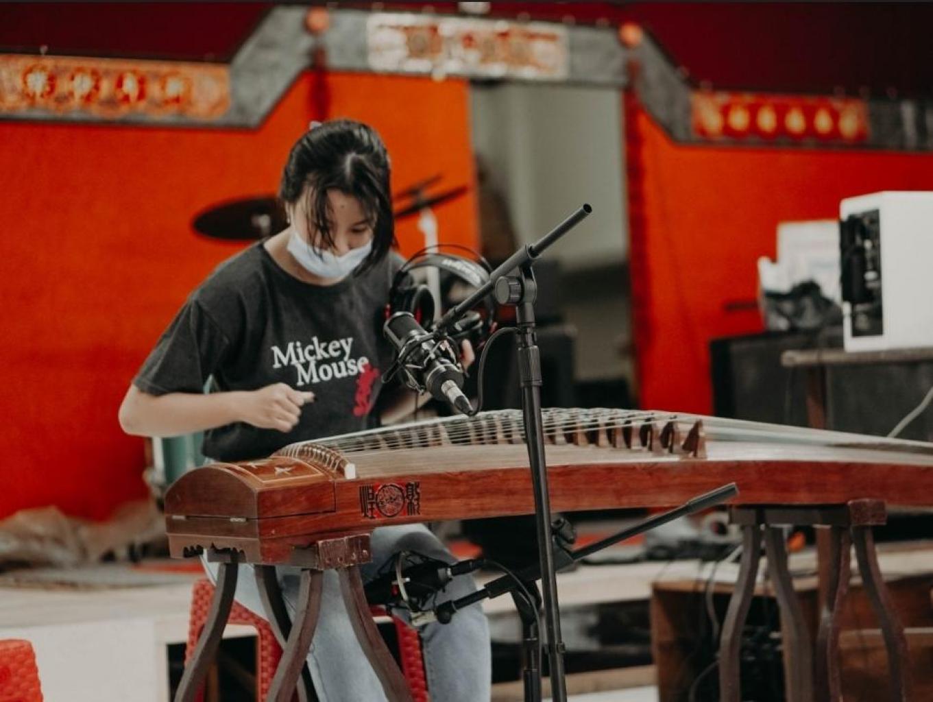Alat musik petik tradisional tionghoa