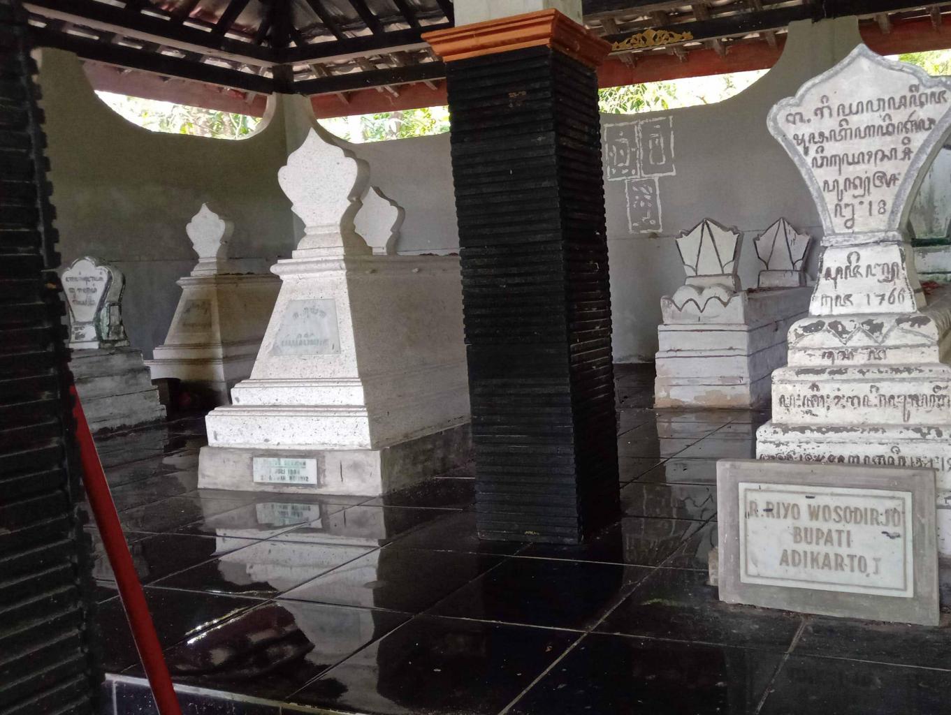 Ziarah Makam Giripurna