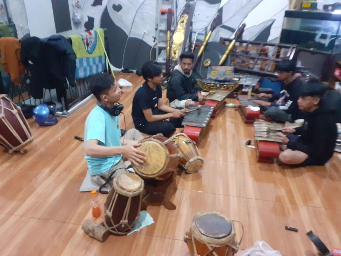 Belajar Karawitan