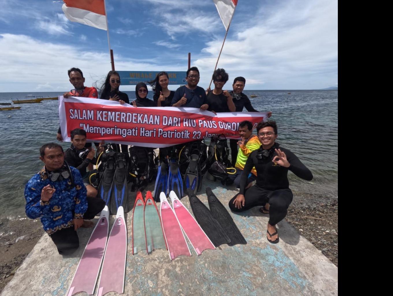 Freediving dengan hiu paus Botubarani Gorontalo
