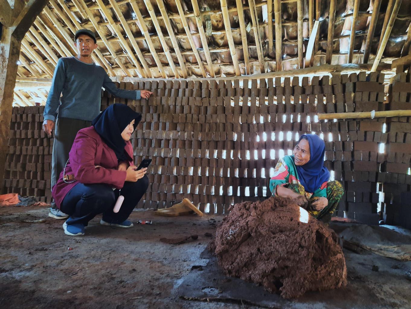 WorkShop Pembuatan Bata Merah Tradisional (LIO)
