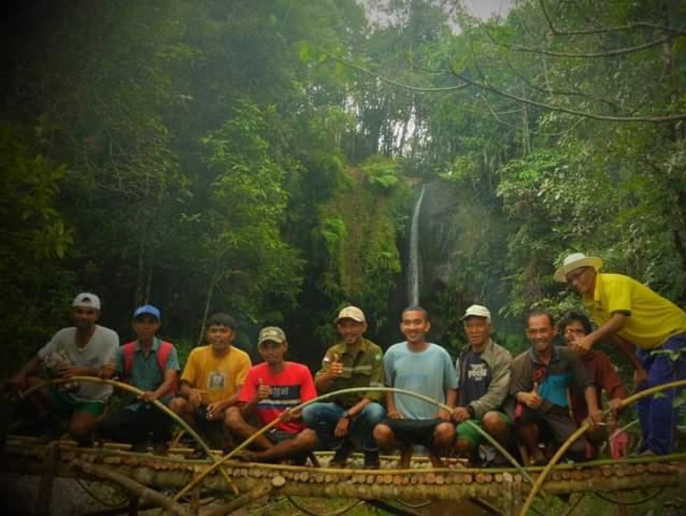 Tracking air terjun