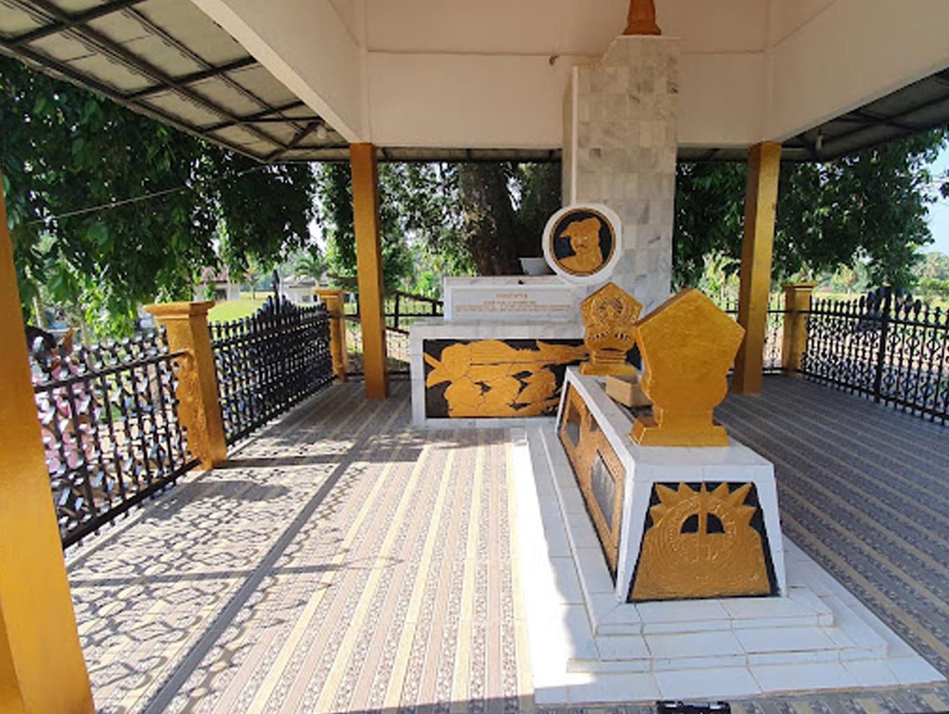 Wisata Sejarah Makam Pahlawan Raden Intan II