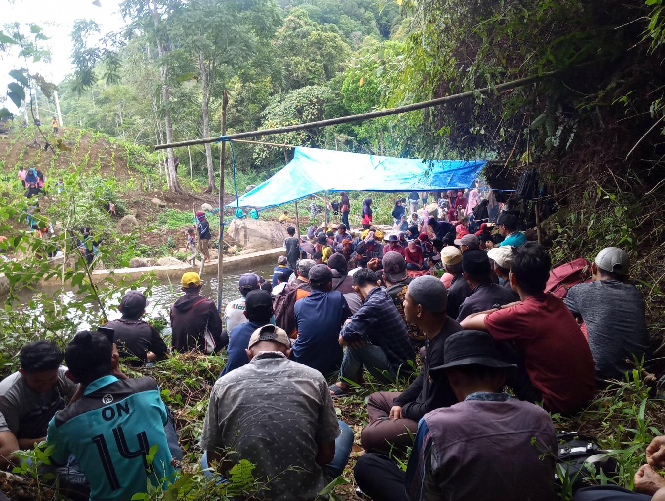 Bakaua (Syukuran), yang di lakukan seluruh msyarakat setiap tahunnya