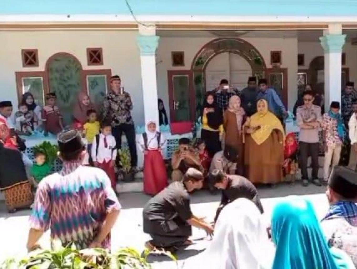 Pertunjukan Silek tuo ( Silat Tua )