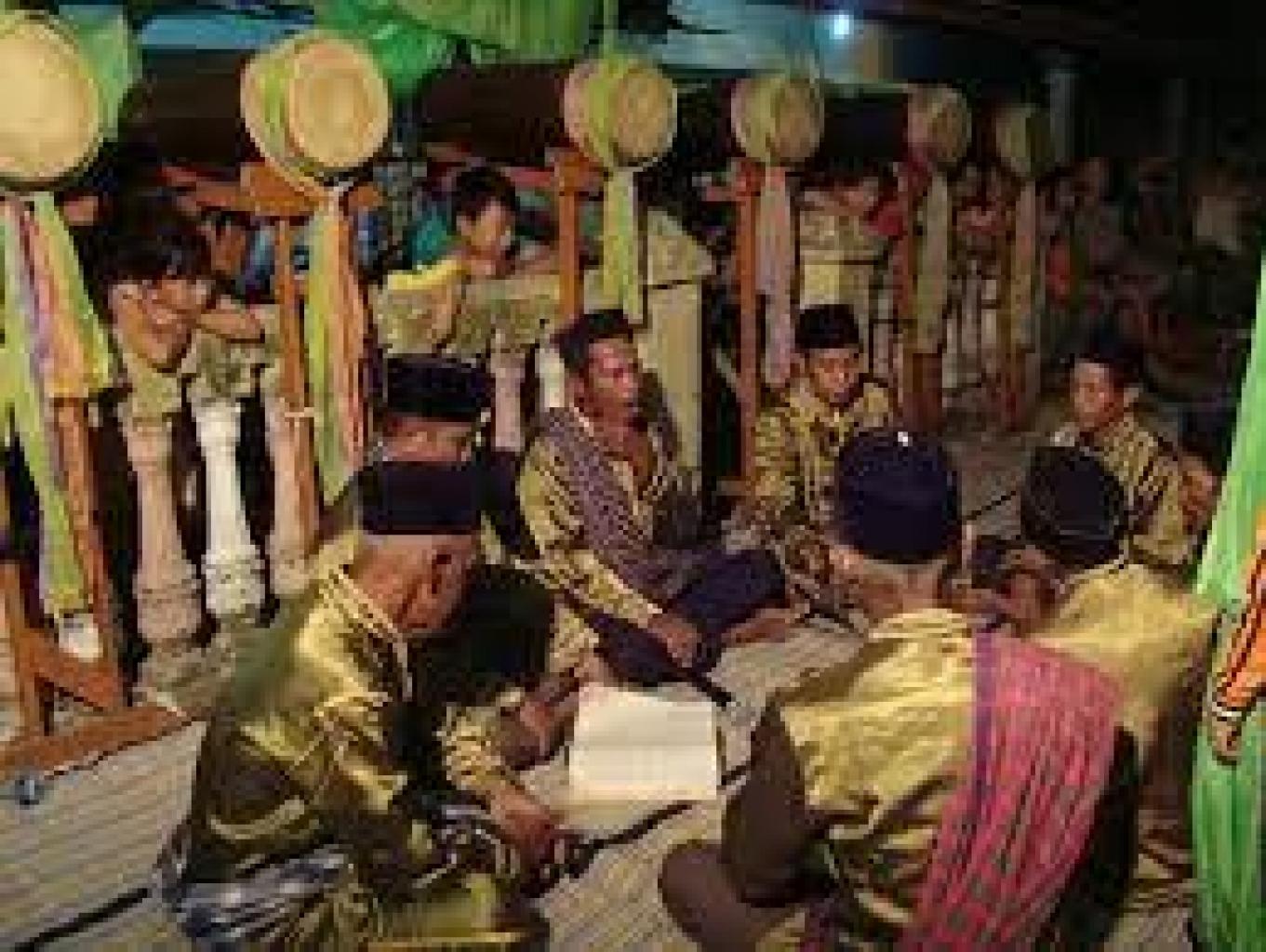 3. Seni Beluk