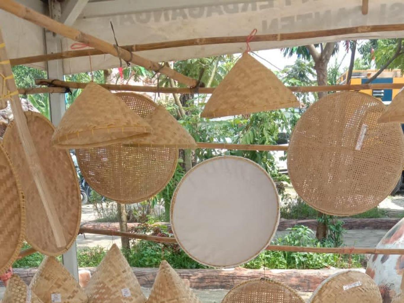 Wisata Kerajinan Anyaman Bambu ( Bamboo craff )