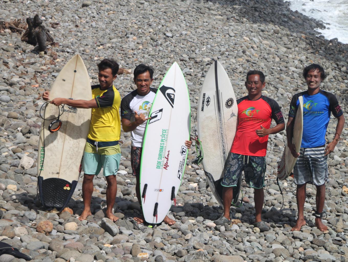 PELATIHAN SURFING 