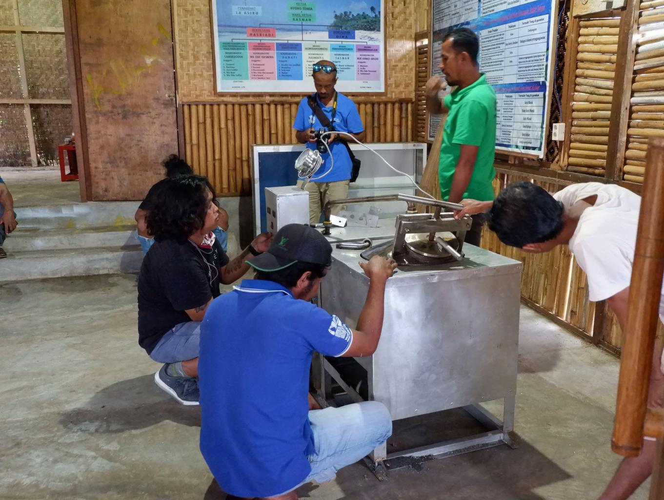 Edukasi Pengolahan Sampah Plastik Menggunakan Mesin Pirolisis