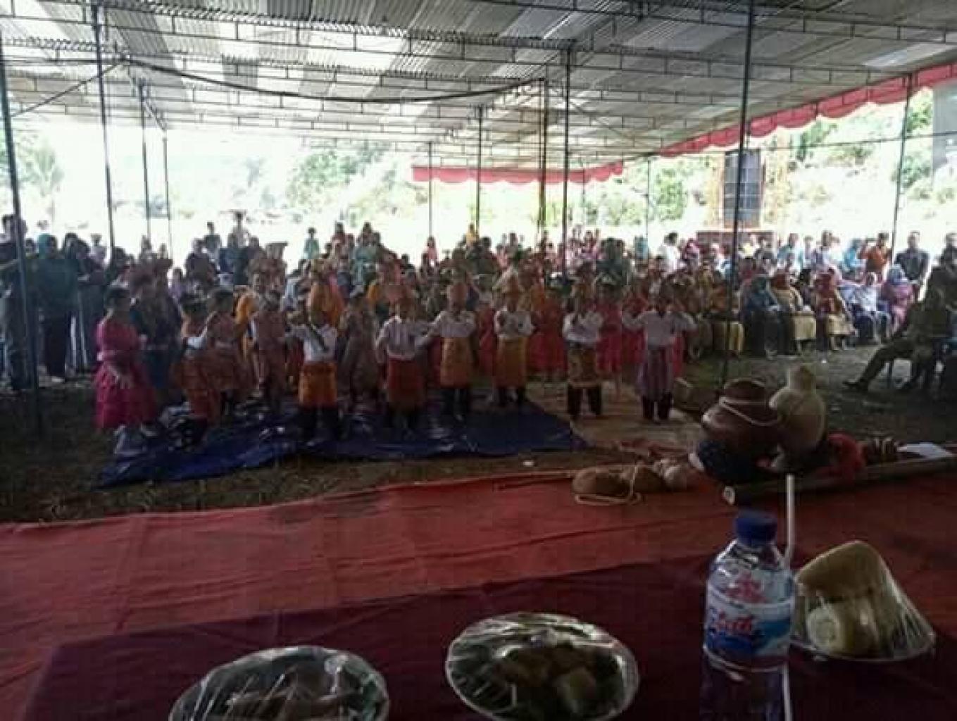 TARI MALABURU DESA WISATA BUKIT LAYANG